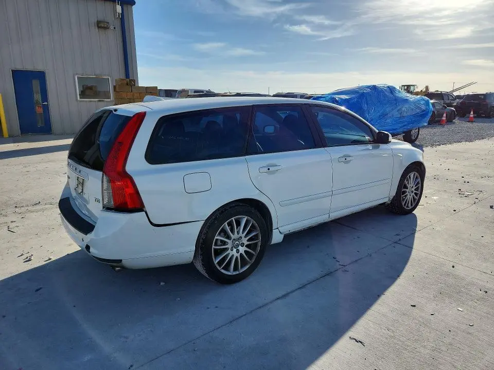 2011 VOLVO V50 T5  