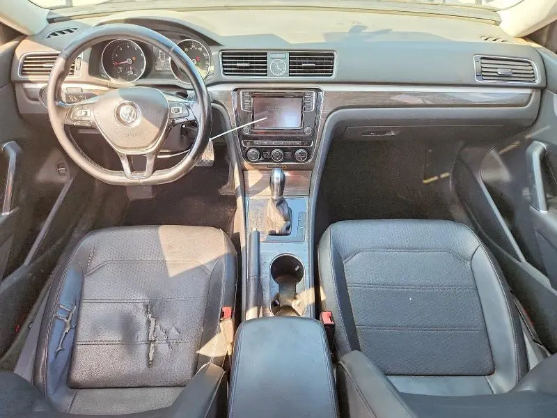 2016 VOLKSWAGEN PASSAT SE  