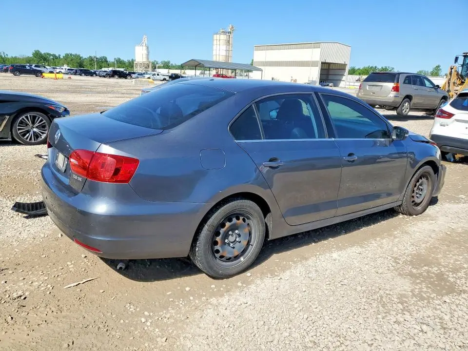 2013 VOLKSWAGEN JETTA SE  