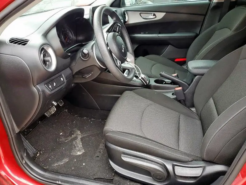 2023 KIA FORTE LX  