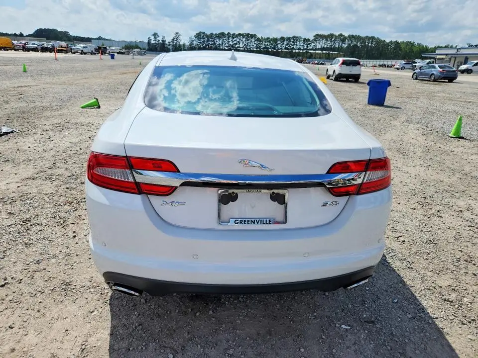 2013 JAGUAR XF   