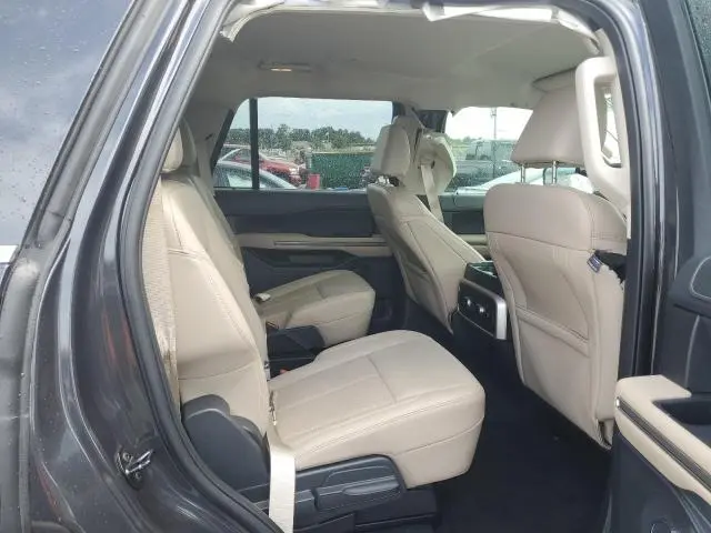 2022 FORD EXPEDITION XLT  
