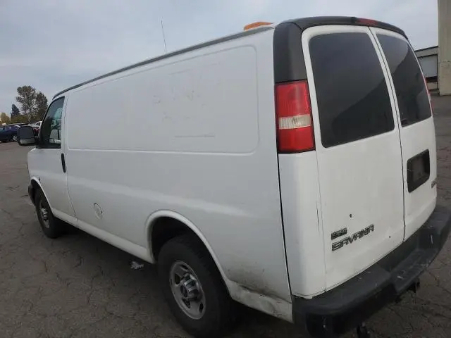 2010 GMC SAVANA G2500  