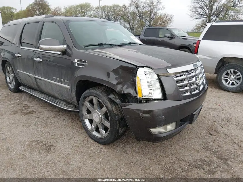 2011 CADILLAC ESCALADE ESV LUXURY