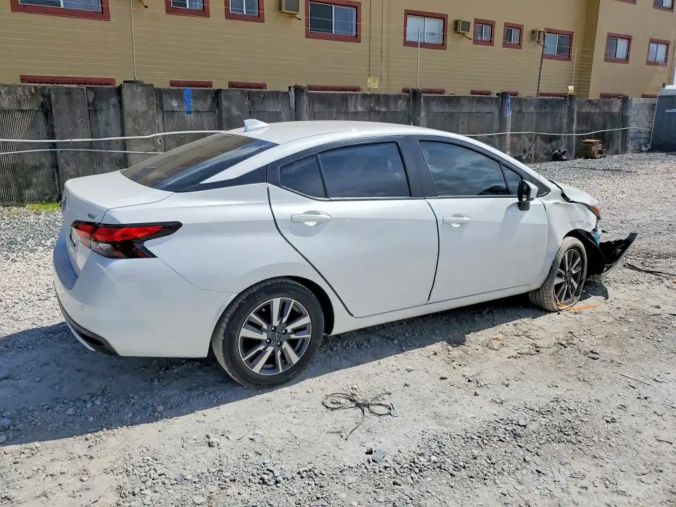 2024 NISSAN VERSA SV  