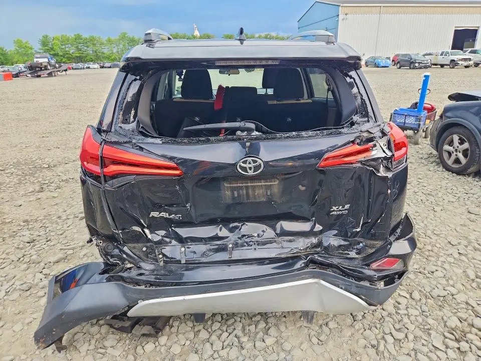 2016 TOYOTA RAV4 XLE  
