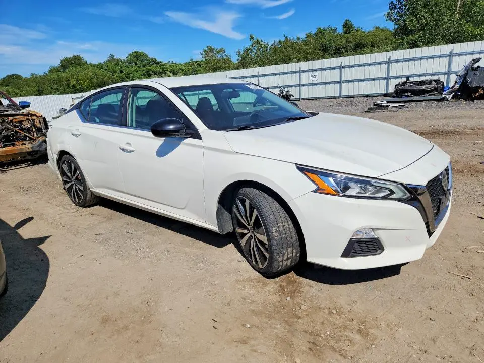 2019 NISSAN ALTIMA SR  