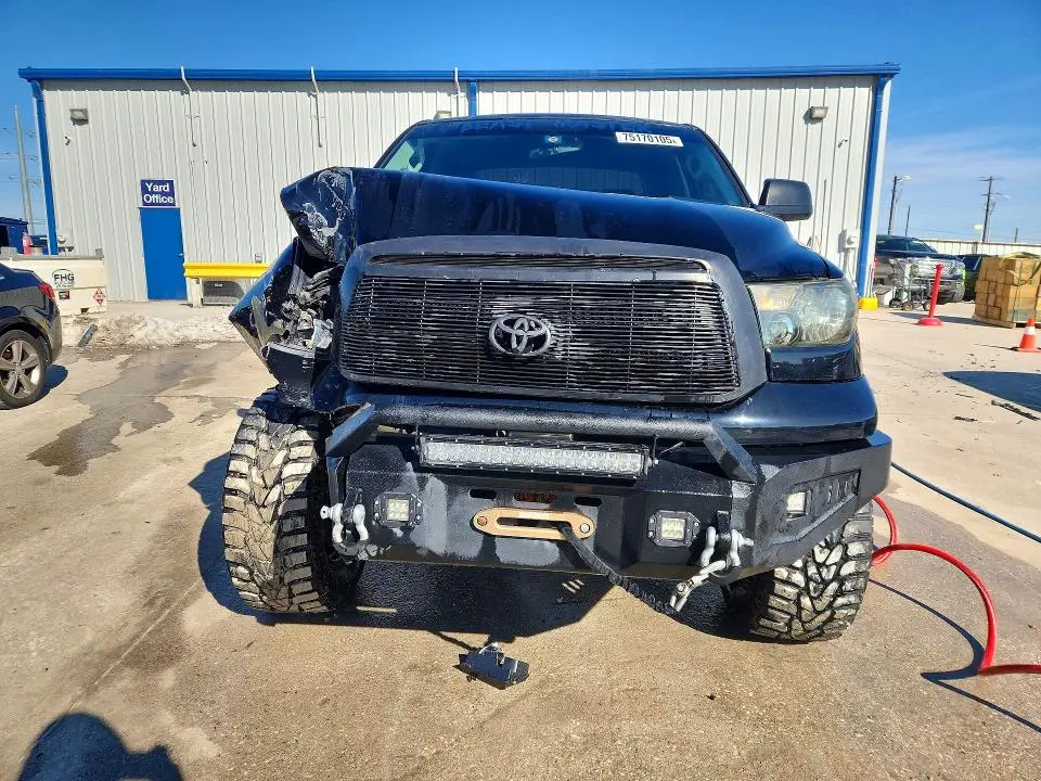2013 TOYOTA TUNDRA CREWMAX SR5  