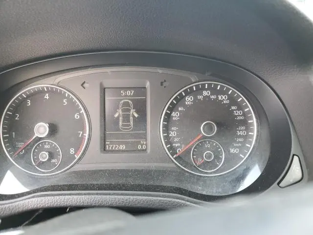 2013 VOLKSWAGEN PASSAT SE  