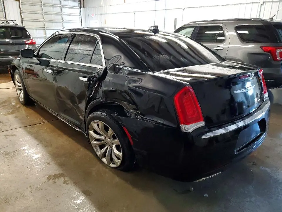 2019 CHRYSLER 300 LIMITED  