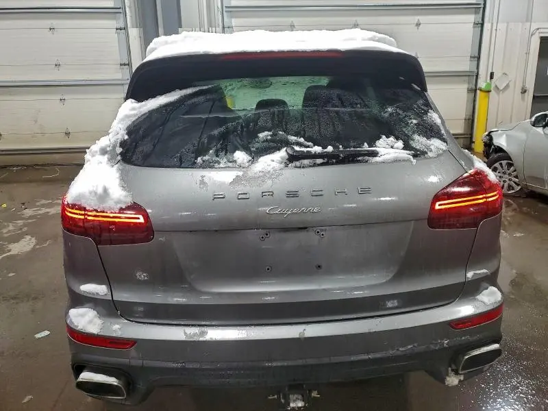 2015 PORSCHE CAYENNE   