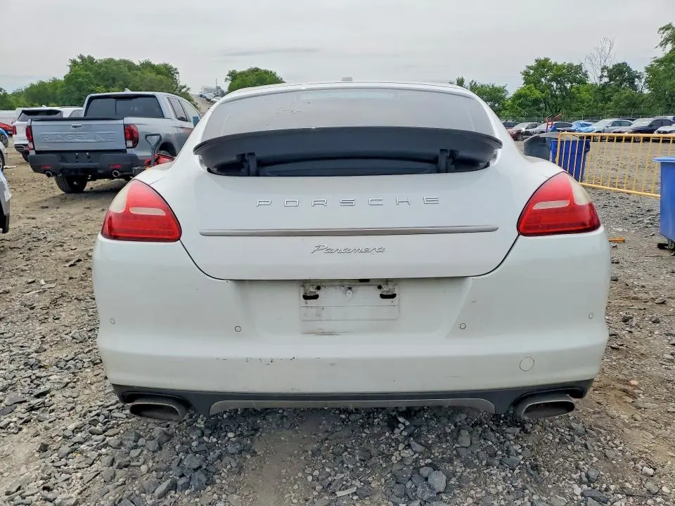 2013 PORSCHE PANAMERA 2  
