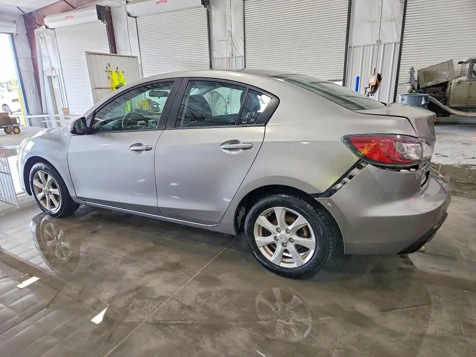 2011 MAZDA 3 I  