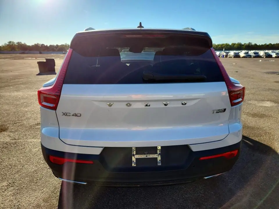 2019 VOLVO XC40 T5 R-DESIGN  
