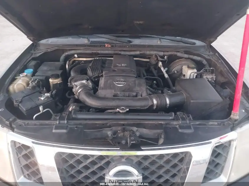 2011 NISSAN PATHFINDER SV