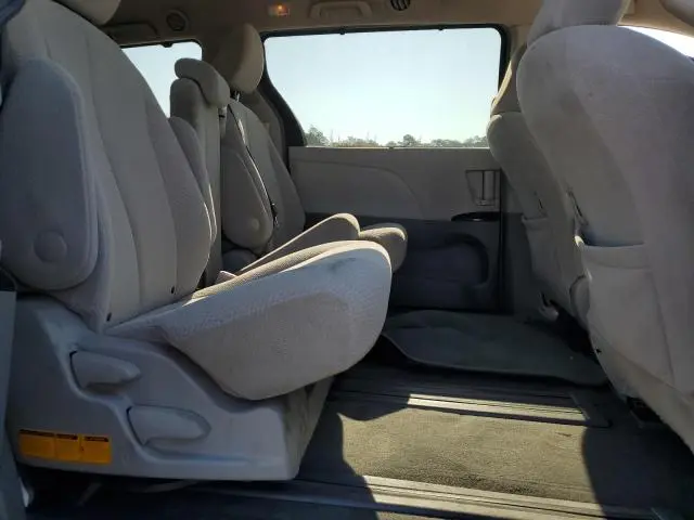 2012 TOYOTA SIENNA LE