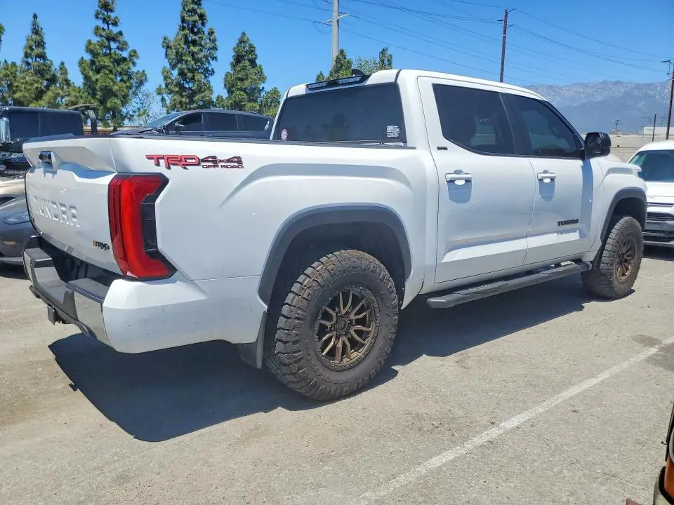 2023 TOYOTA TUNDRA SR5  
