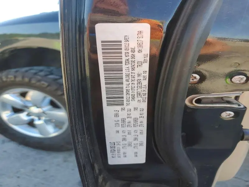 2016 RAM 1500 SLT  
