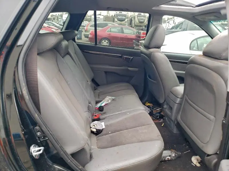 2011 HYUNDAI SANTA FE SE  