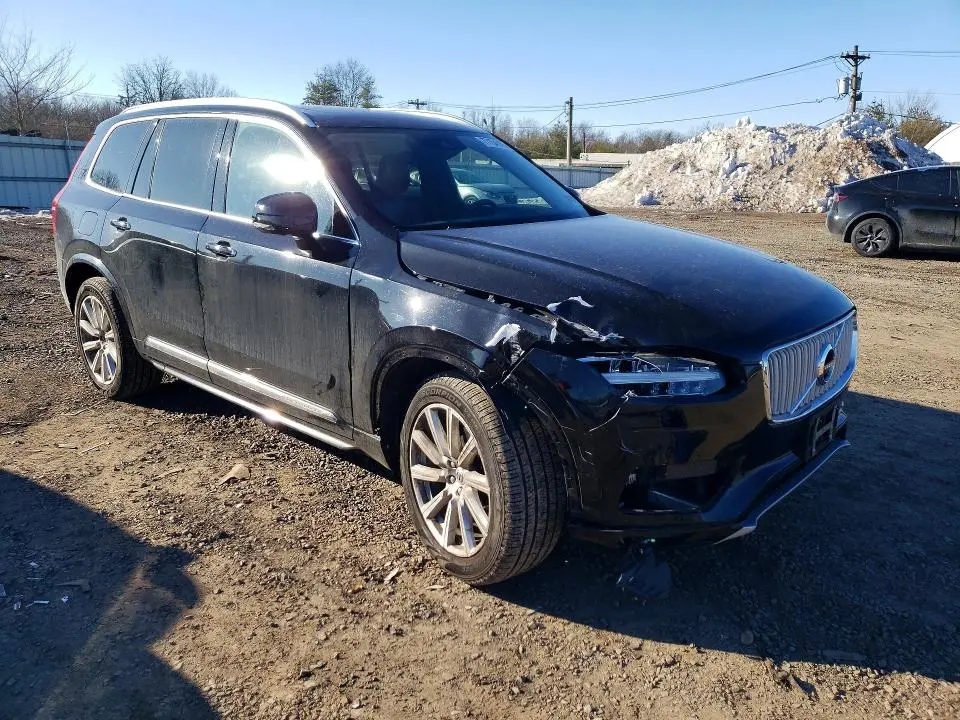 2016 VOLVO XC90 T6  