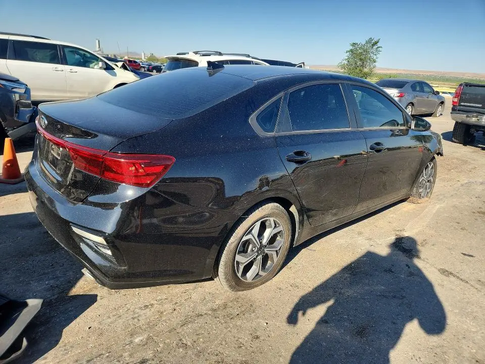 2021 KIA FORTE LXS  