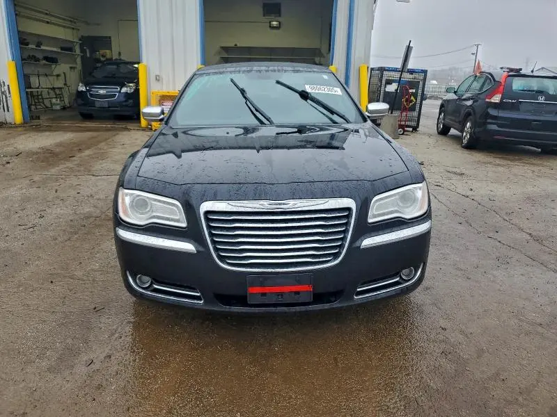 2013 CHRYSLER 300C   