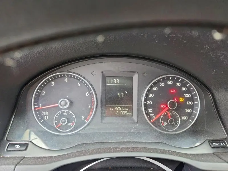 2010 VOLKSWAGEN JETTA S  