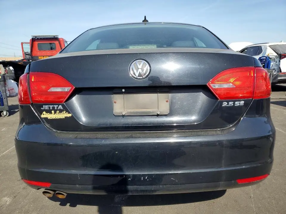 2012 VOLKSWAGEN JETTA SE  