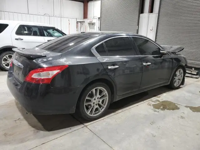 2010 NISSAN MAXIMA S  