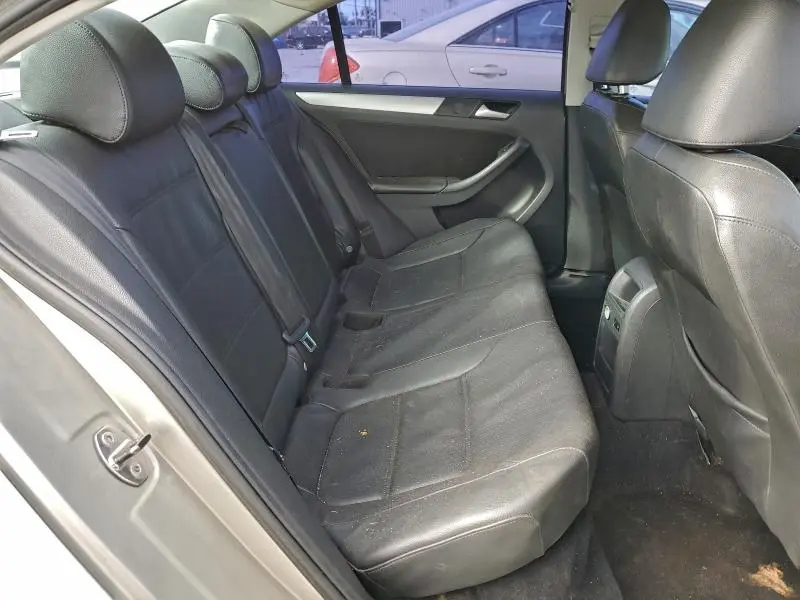 2013 VOLKSWAGEN JETTA SE  