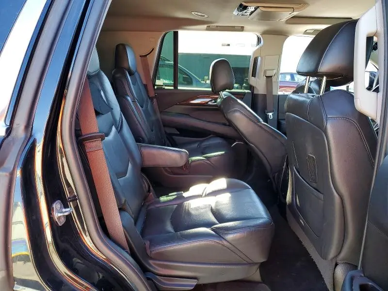 2017 CADILLAC ESCALADE LUXURY  