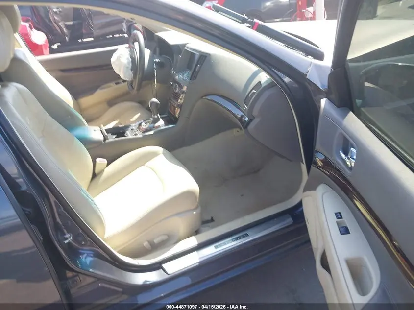 2012 INFINITI G37  