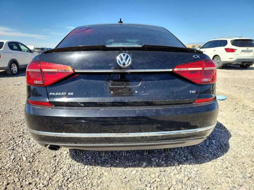 2016 VOLKSWAGEN PASSAT SE  