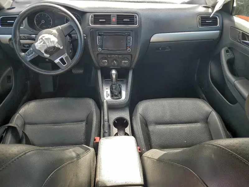 2013 VOLKSWAGEN JETTA SE  