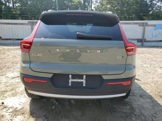 2025 VOLVO XC40 PLUS