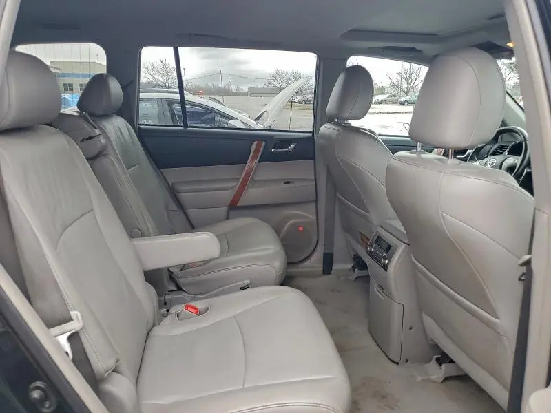 2010 TOYOTA HIGHLANDER LIMITED  