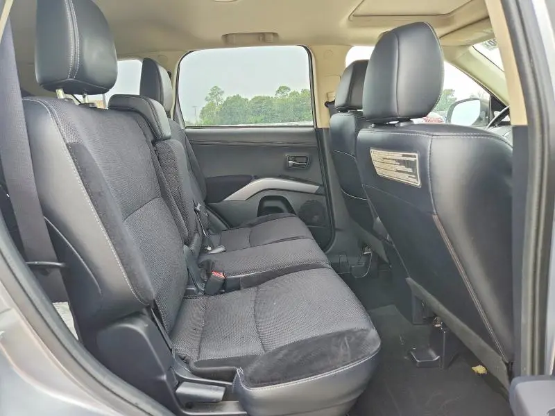 2013 MITSUBISHI OUTLANDER SE  