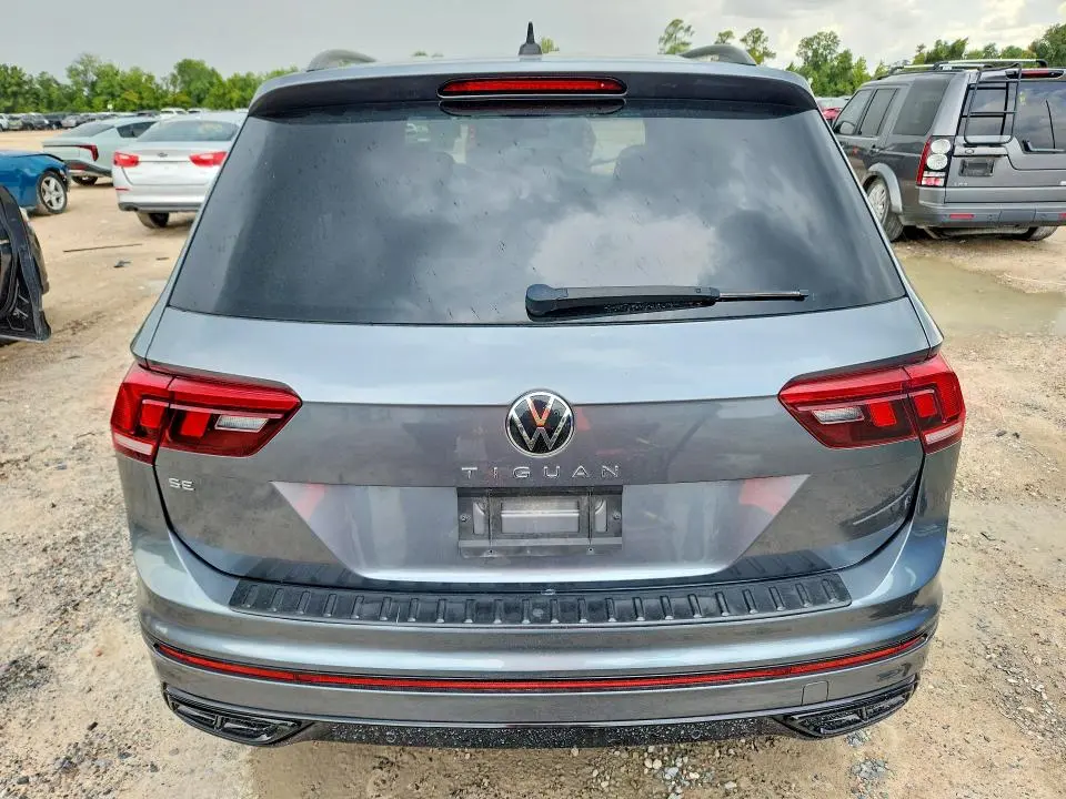 2023 VOLKSWAGEN TIGUAN SE R-LINE BLACK  