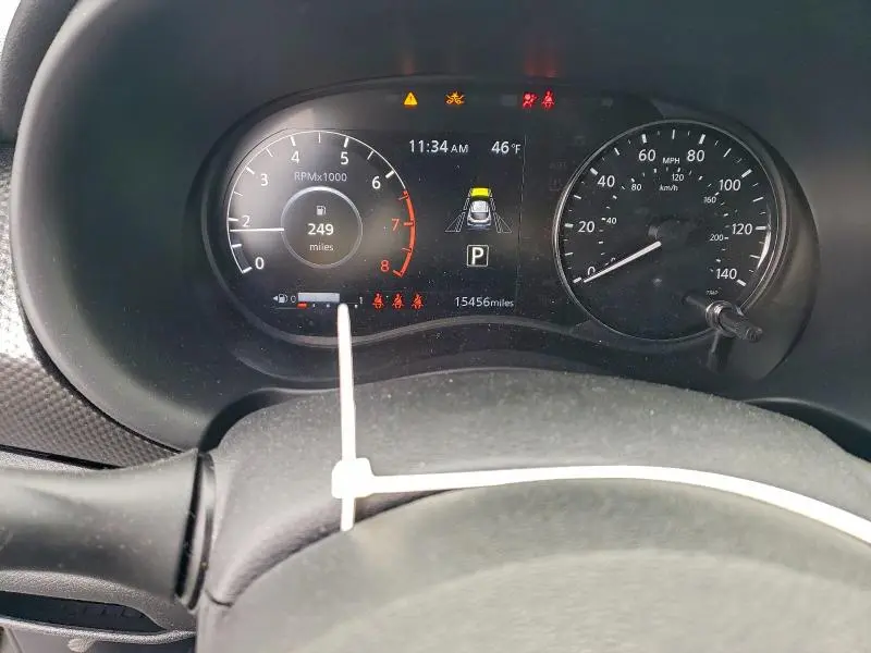 2024 NISSAN KICKS SV  