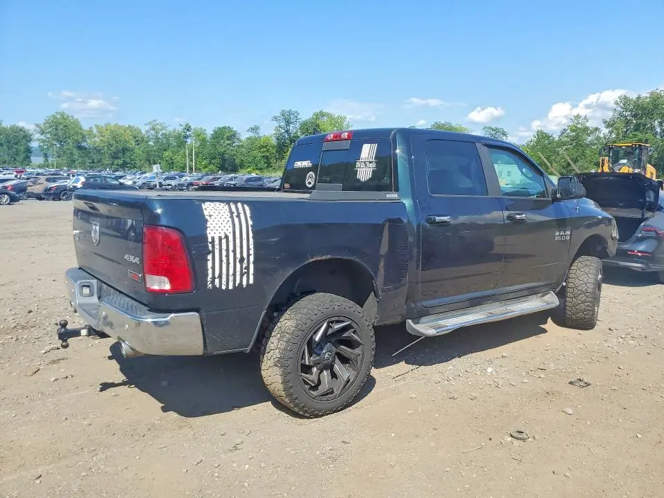 2016 RAM 1500 SLT  
