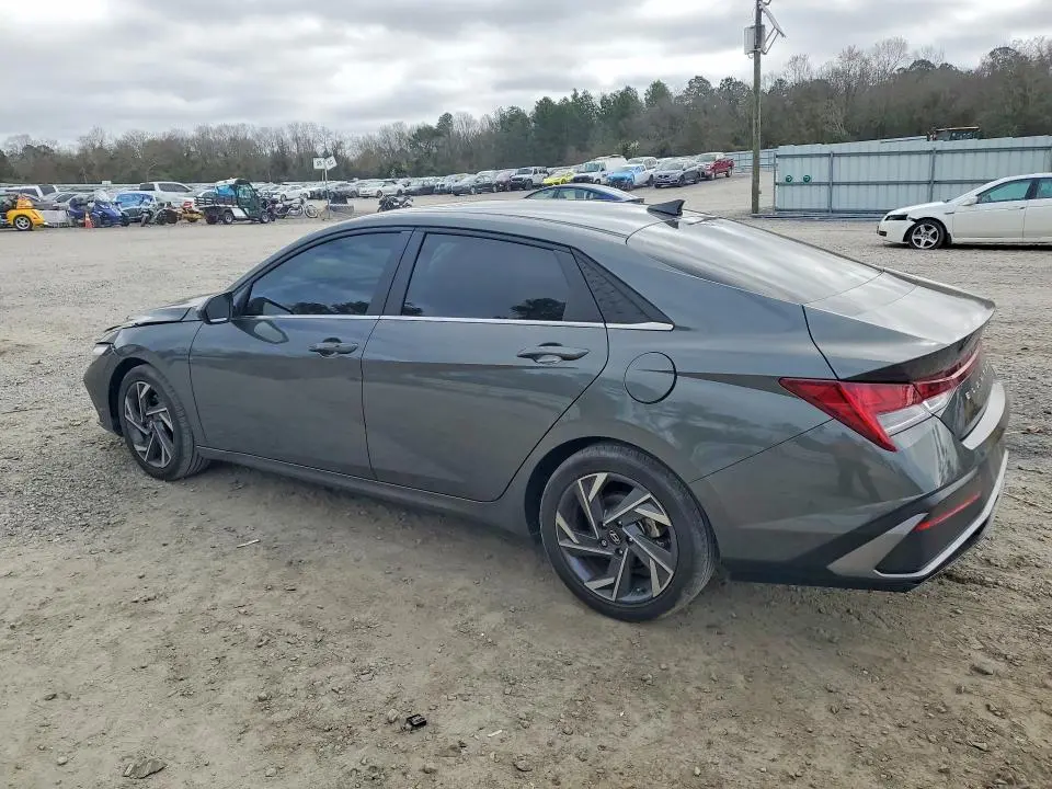 2024 HYUNDAI ELANTRA SEL  