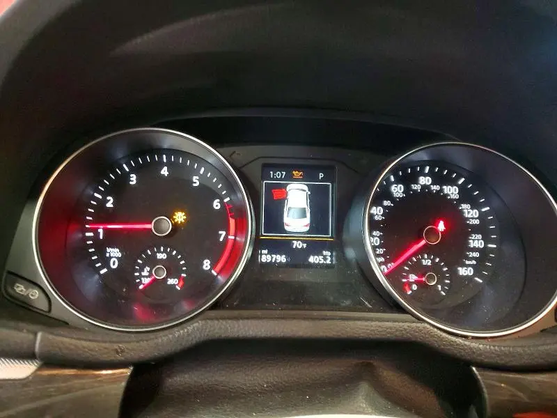 2018 VOLKSWAGEN PASSAT SE  