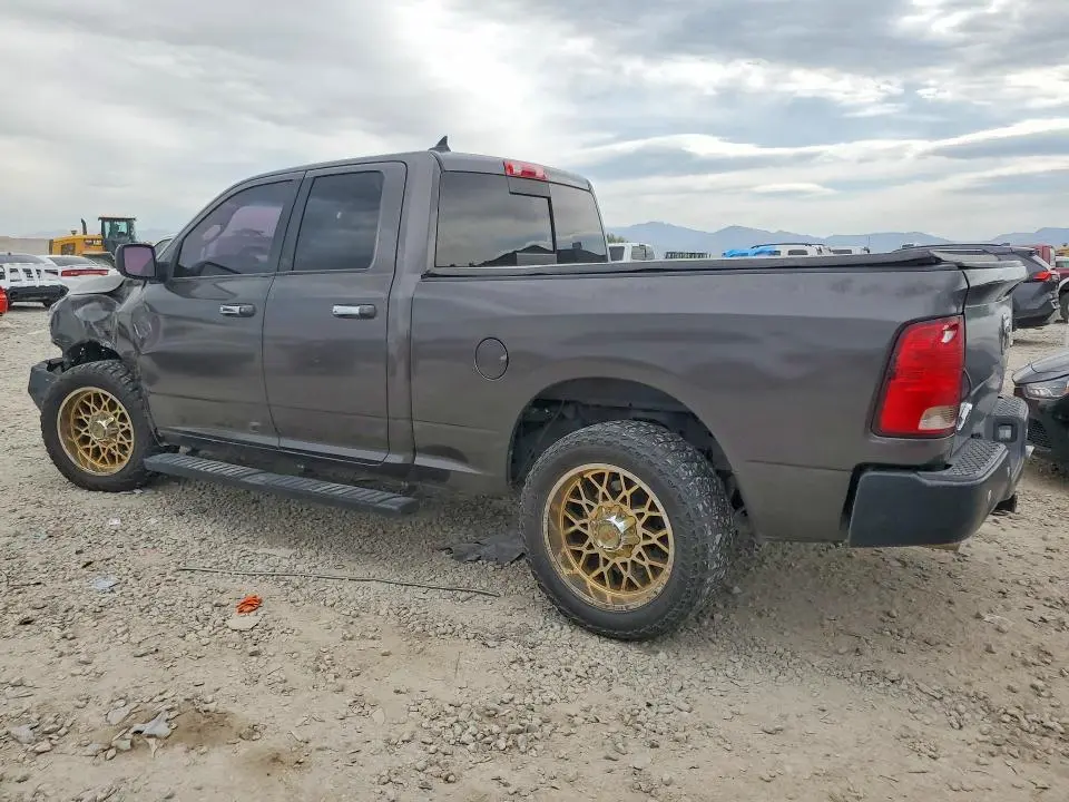 2017 RAM 1500 SLT  