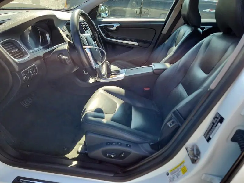 2017 VOLVO V60 T5 PREMIER  