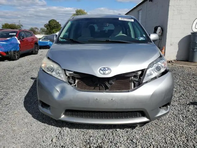 2011 TOYOTA SIENNA LE  