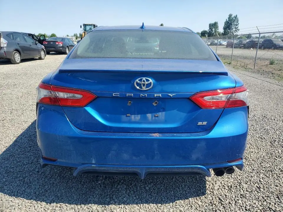 2019 TOYOTA CAMRY SE  