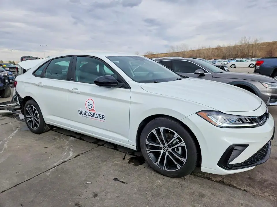 2025 VOLKSWAGEN JETTA SPORT  