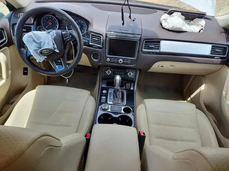 2015 VOLKSWAGEN TOUAREG V6  