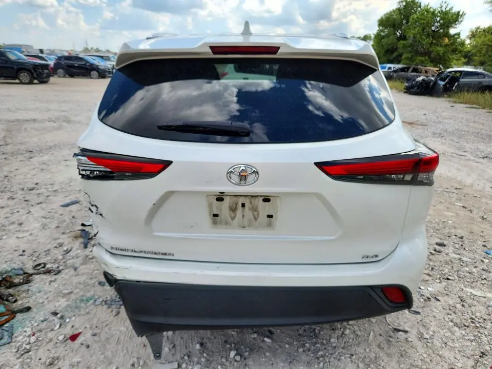 2020 TOYOTA HIGHLANDER XLE  