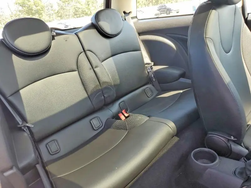 2011 MINI COOPER BASE  